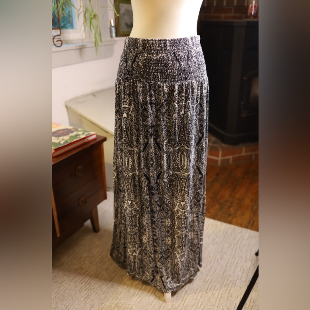 Artisan Ny Black and White Paisley Fabric
